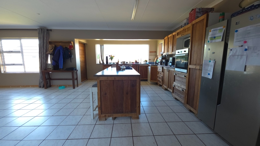 6 Bedroom Property for Sale in Bluewater Bay Western Cape